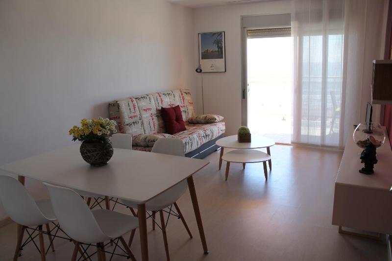 Studio Apartment with Sea View image 3