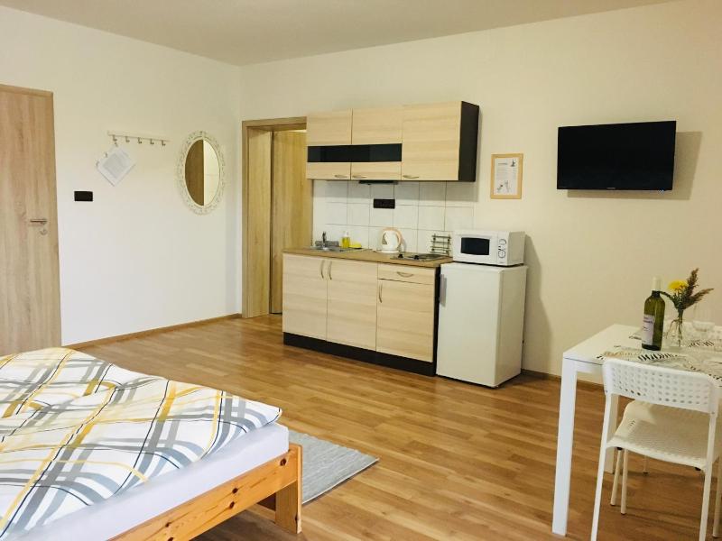 Double Room with Private Bathroom image 3