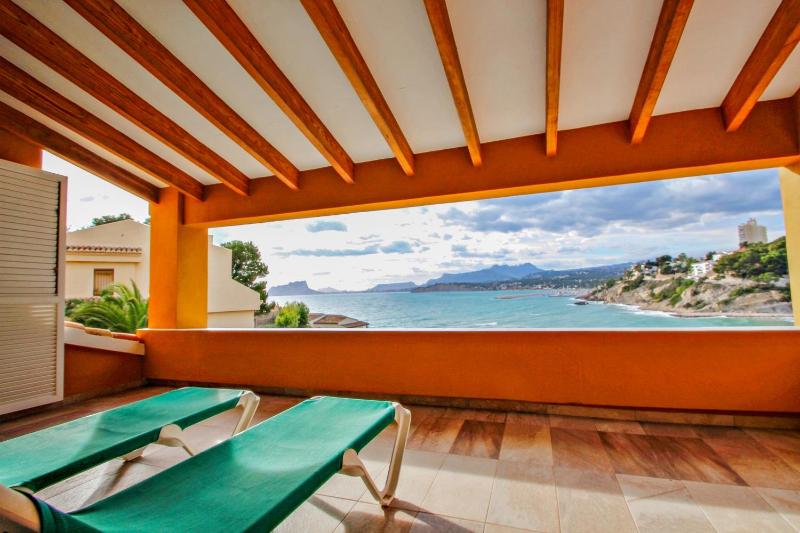 El Portet - beachfront holiday home with private pool in Moraira - image 21