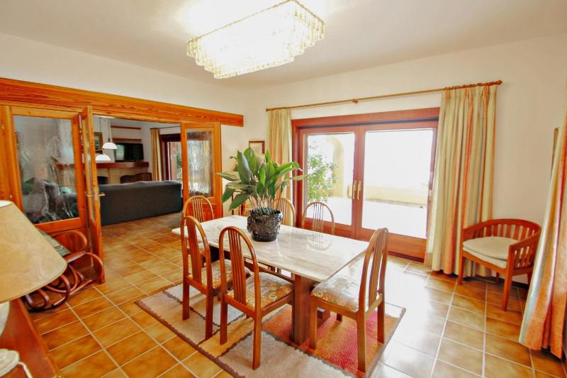 El Portet - beachfront holiday home with private pool in Moraira - image 5