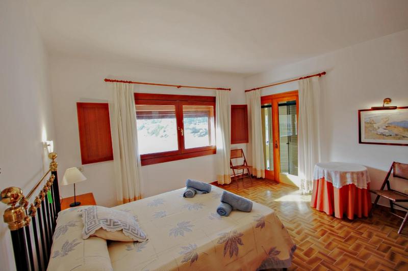El Portet - beachfront holiday home with private pool in Moraira - image 29