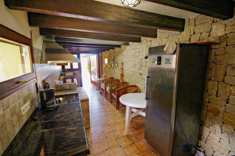 El Portet - beachfront holiday home with private pool in Moraira - image 12