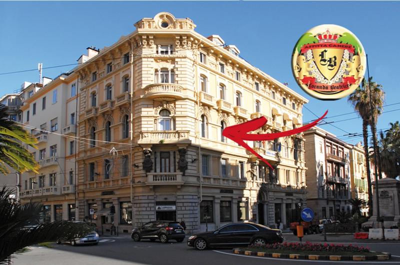 Triple Room with Balcony image 2