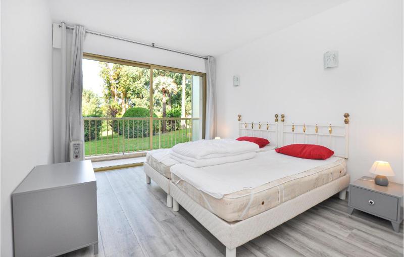 Nice Apartment In Cannes With House Sea View - image 15