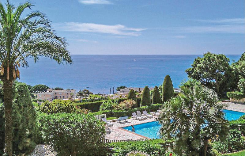 Nice Apartment In Cannes With House Sea View - image 2