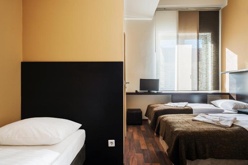 Apple City Hotel - image 8