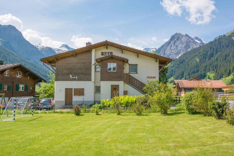 Apartment with Mountain View image 2