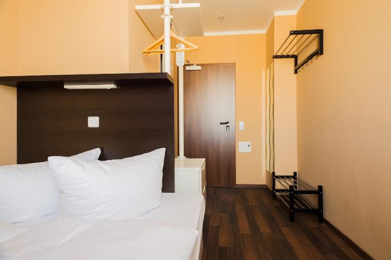 Apple City Hotel - image 3