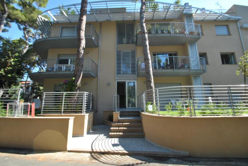 Two-Bedroom Apartment (5 Adults) - Ground Floor image 1