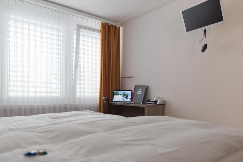 Standard Double Room image 4