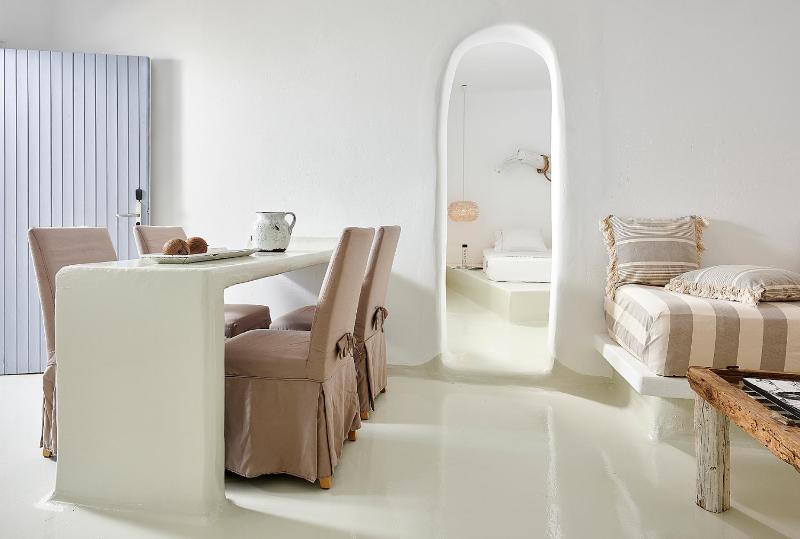 Deluxe Junior Suite with Garden View image 4