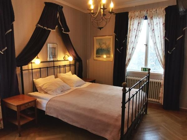 Double Room image 2
