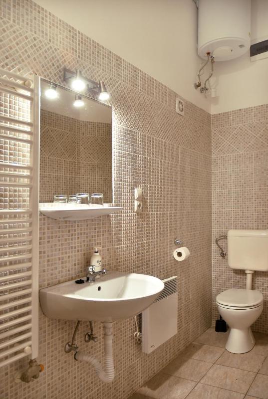 Double or Twin Room image 4