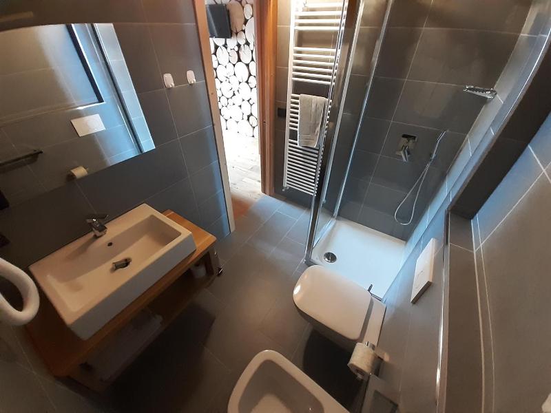 Double Room with Balcony (2 Adults + 1 Child) image 4