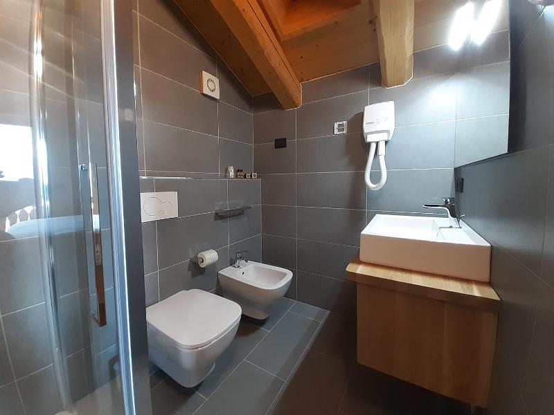 Double Room with Balcony (2 Adults + 1 Child) image 3