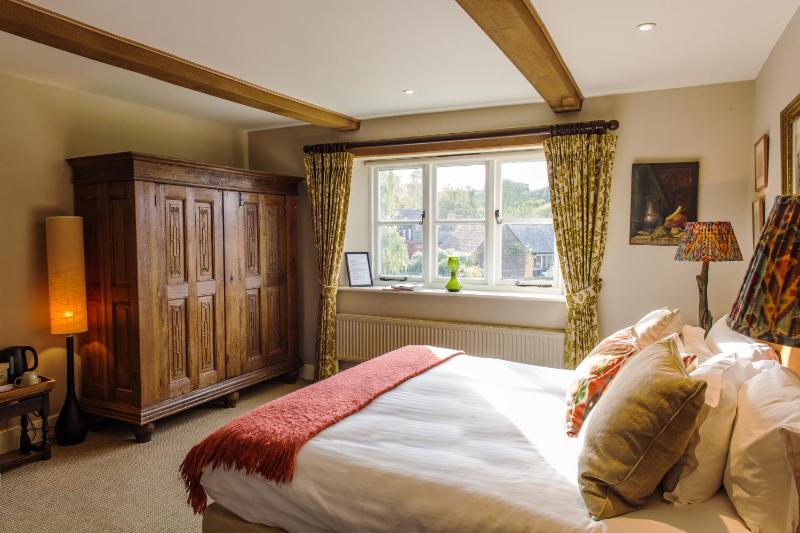 Double Room 4-The Oak Room image 2