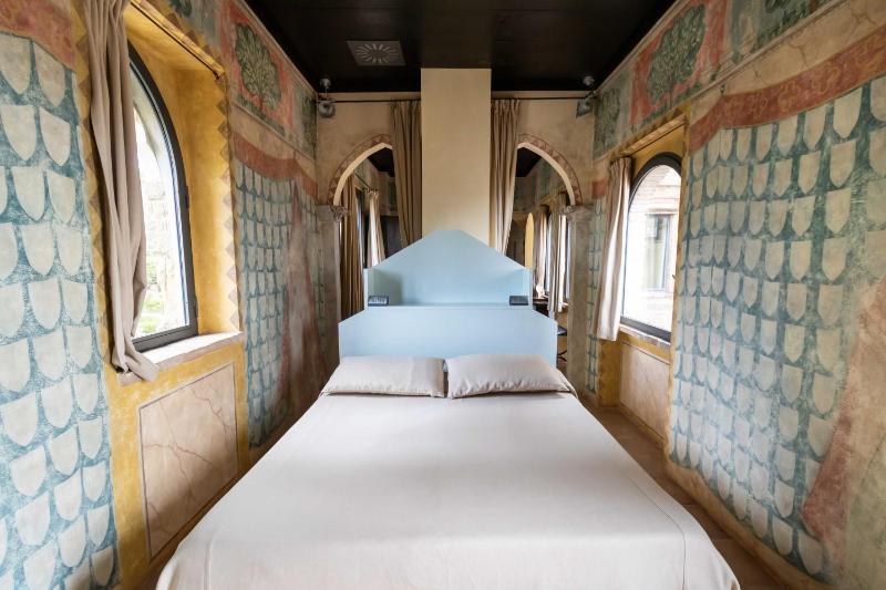 Exclusive Double Room- CAMERA ROMANTIC  image 1