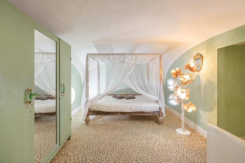 Standard Suite image 4