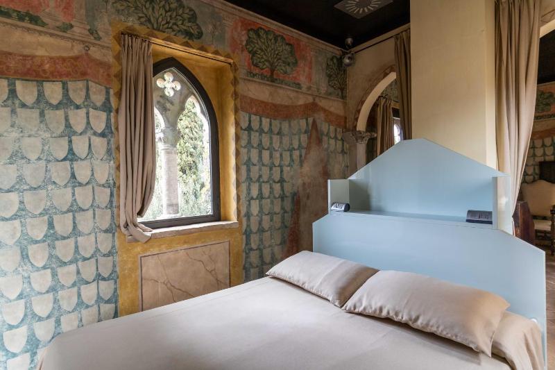 Exclusive Double Room- CAMERA ROMANTIC  image 3