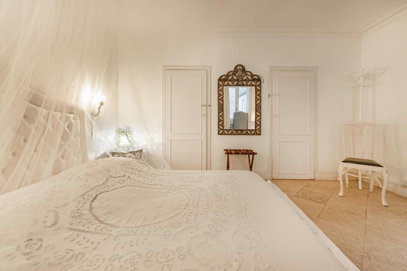 Deluxe Queen Room with Two Queen Beds image 3