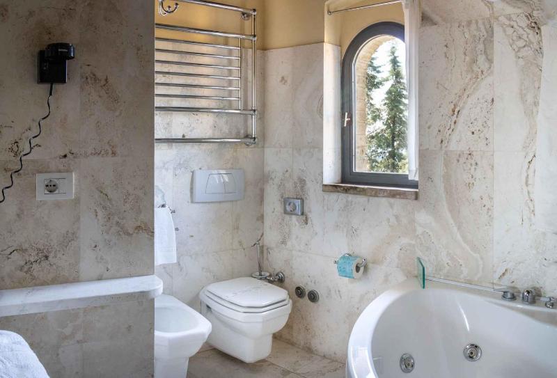 Double or Twin Room with View - CAMERA PANORAMIC image 3
