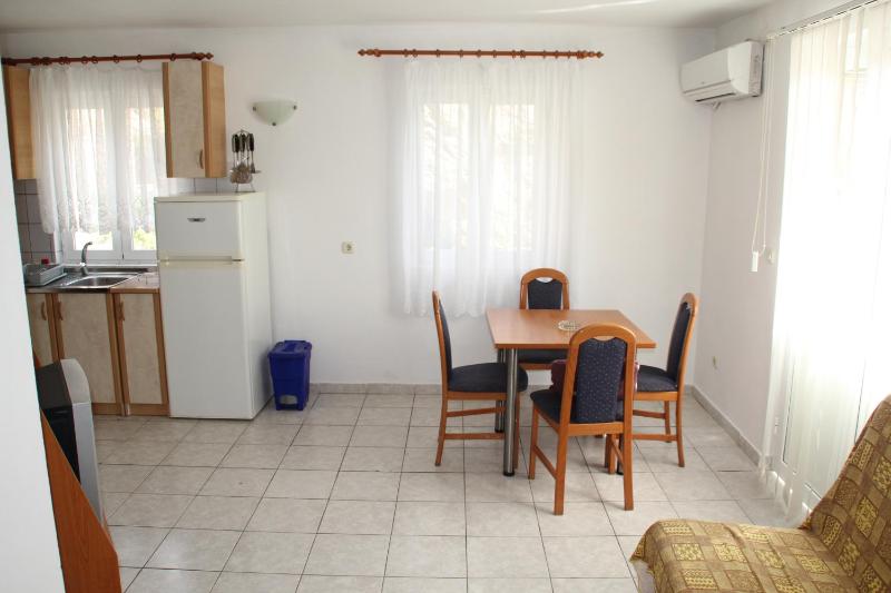One-Bedroom Apartment with Balcony (4 Adults) image 2