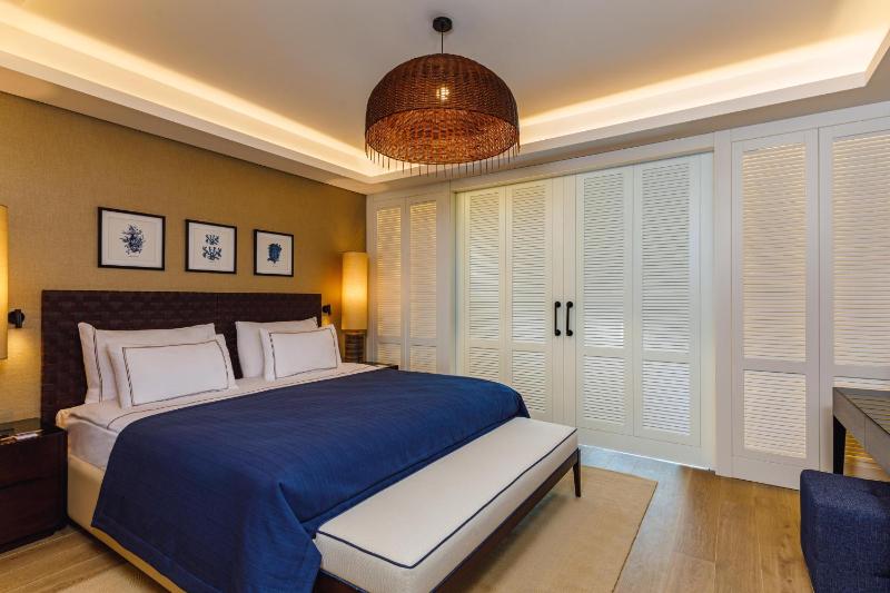 Superior Room Sea View image 3