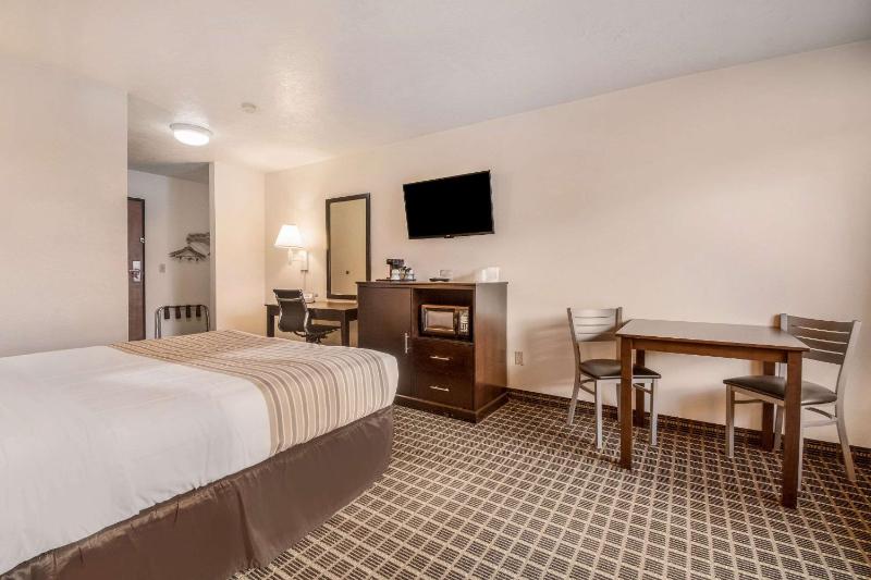 Queen Room image 1