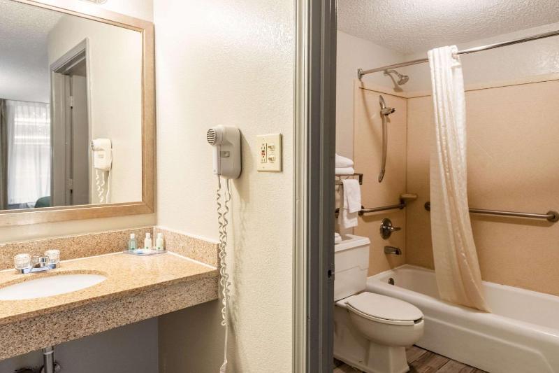 Double Room with Two Double Beds - Non-Smoking image 2