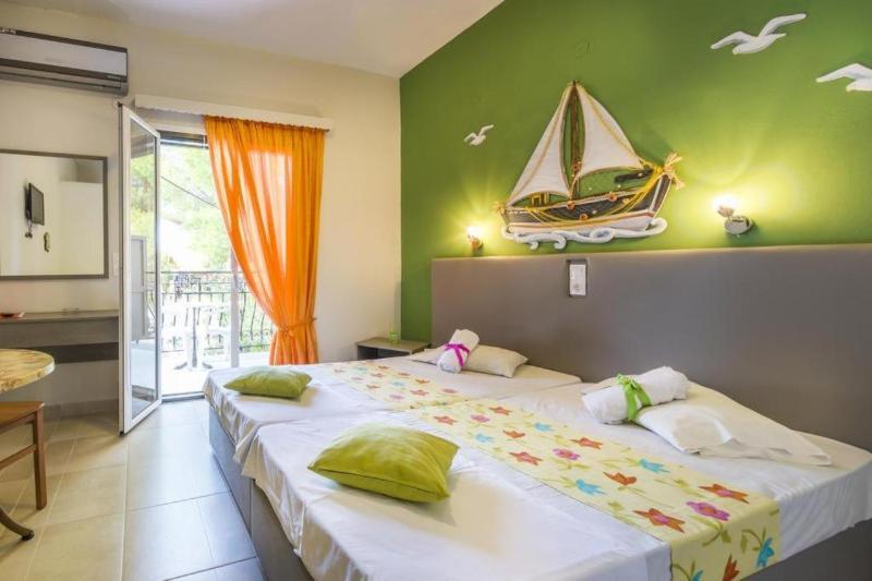 Standard Double or Twin Room image 2