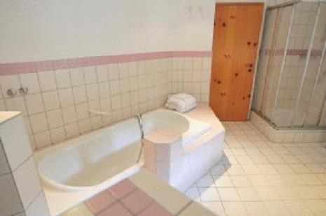 Standard Single Room image 2