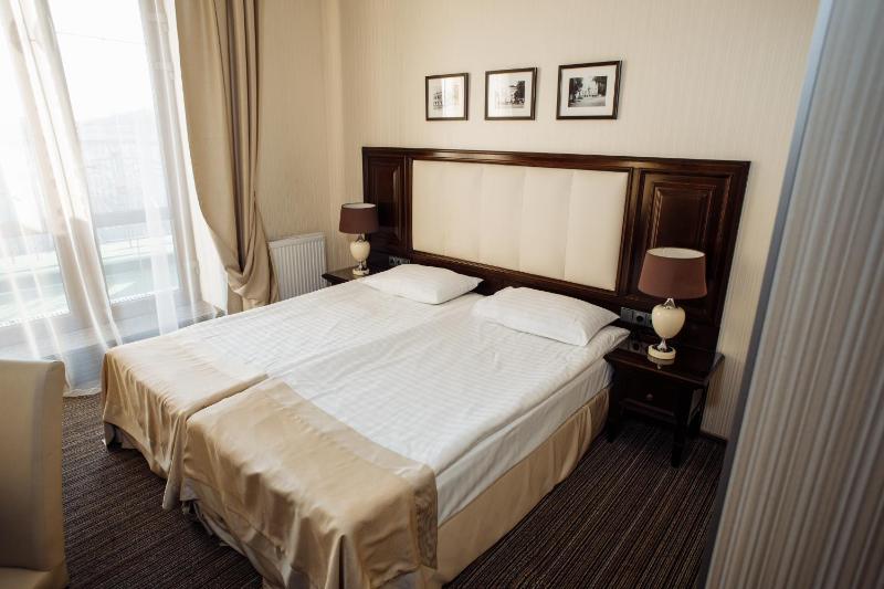 Twin Room image 1