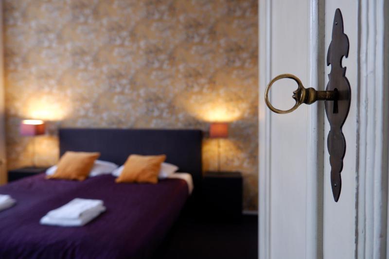 Deluxe Double Room image 3