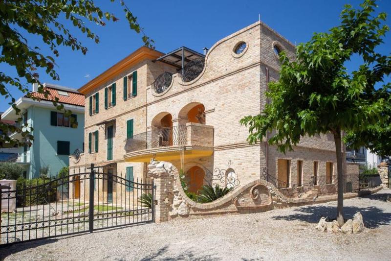 Residenza Antolina per un soggiorno a 5 stelle Images