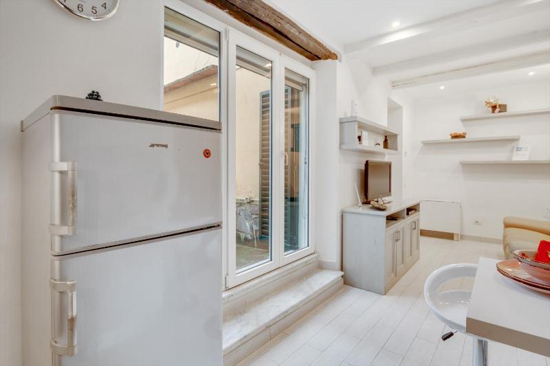 GuestHost - Coverciano Modern Apartment with Patio! - image 9