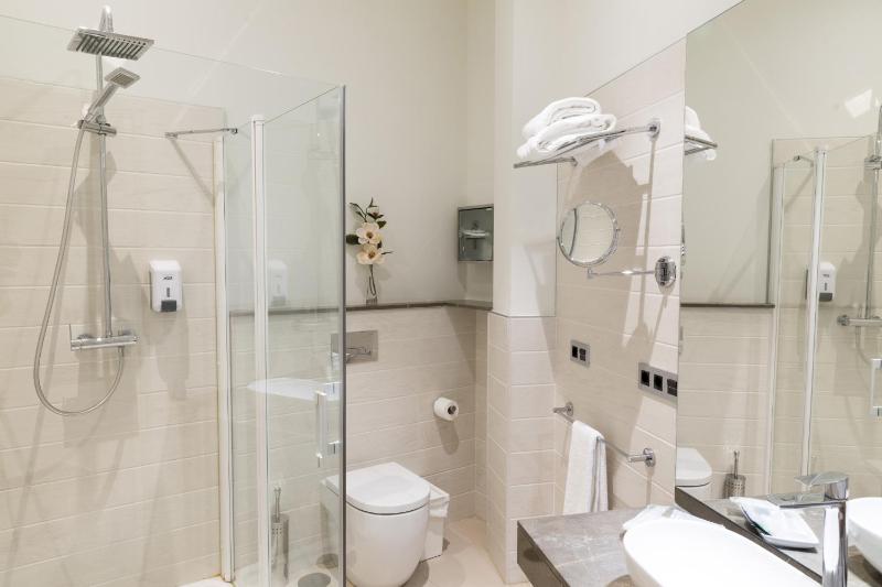 One Bedroom - Ground Floor image 4