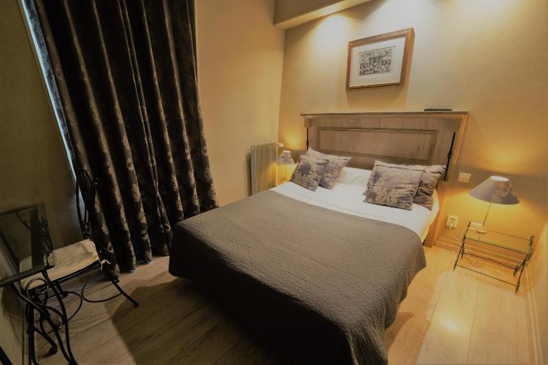 Double Room image 1