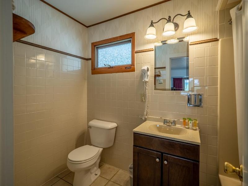 Double Room with Balcony image 2