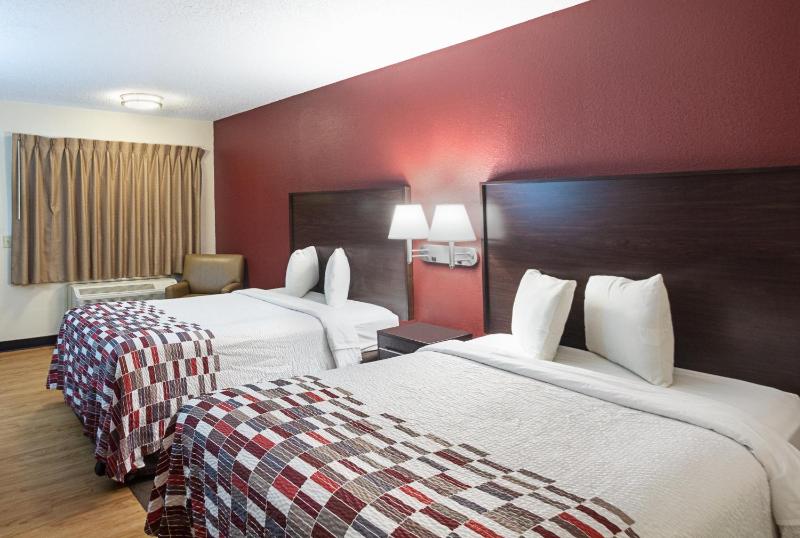 Deluxe Room with Two Double Beds Smoke Free image 1