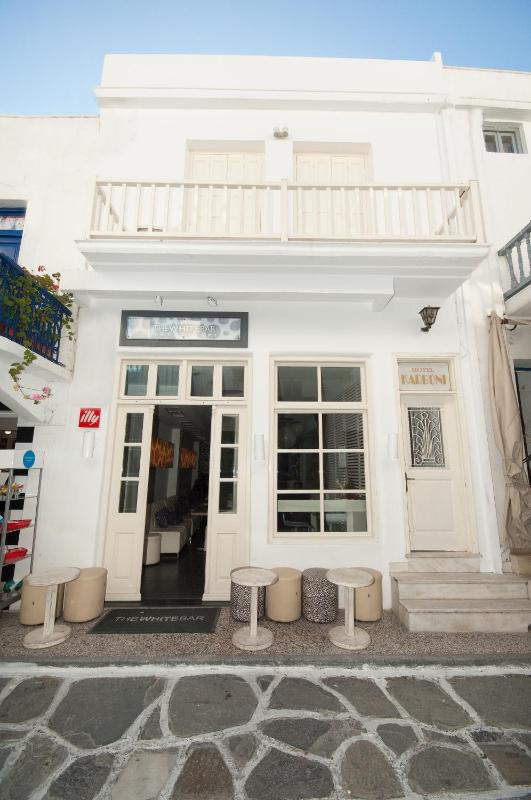 Karboni Hotel - image 2