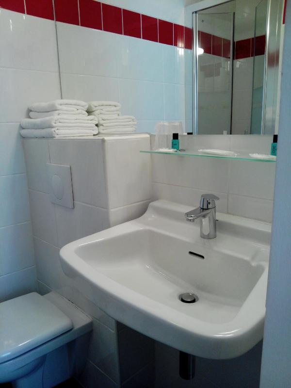Double Room with Balcony image 3