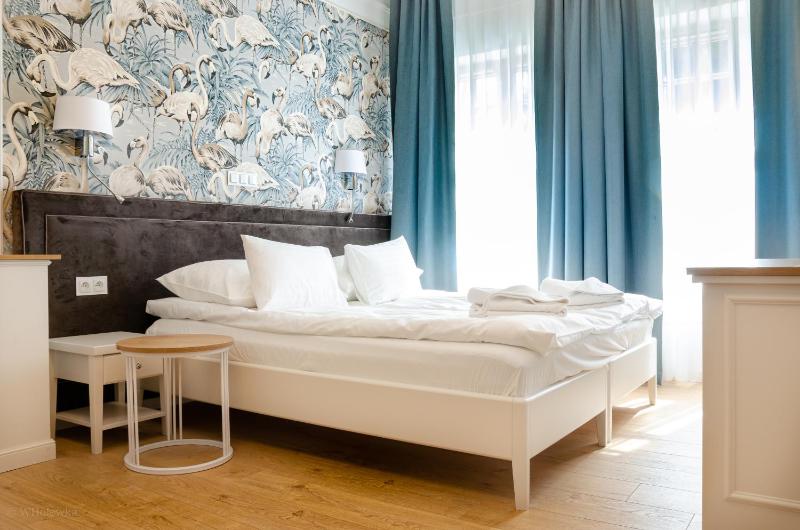 Deluxe Double or Twin Room image 3