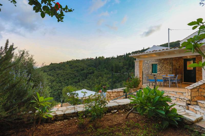 Villa Regina: Above Agni superb views and pool - image 5