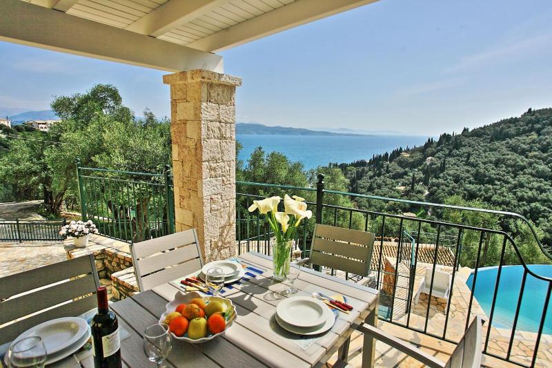 Villa Regina: Above Agni superb views and pool - image 9