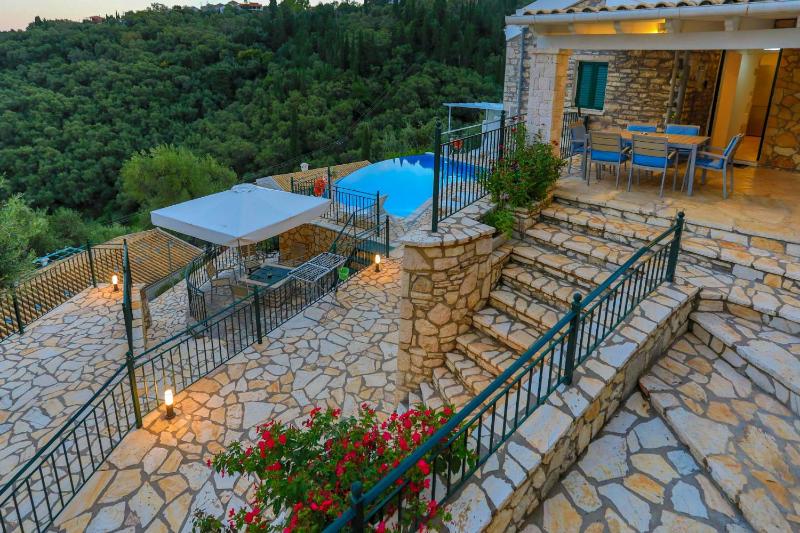 Villa Regina: Above Agni superb views and pool - image 44