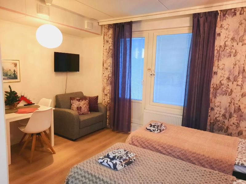 Twin Room image 3
