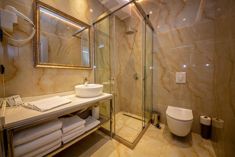 Economy Quadruple Room - Ground Floor image 3