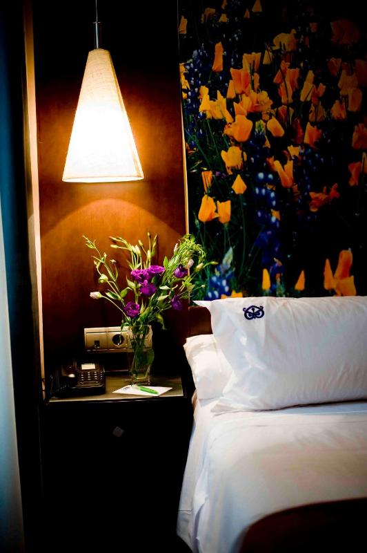 One-Bedroom Suite image 4