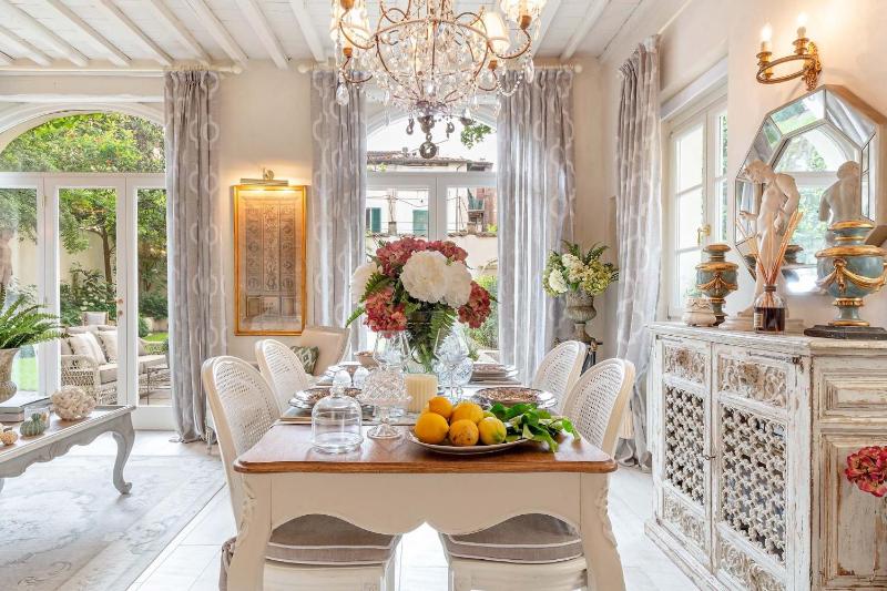 LA CASINA Luxury Apartment inside the Walls of Lucca with Garden airconditioning Wifi - image 10