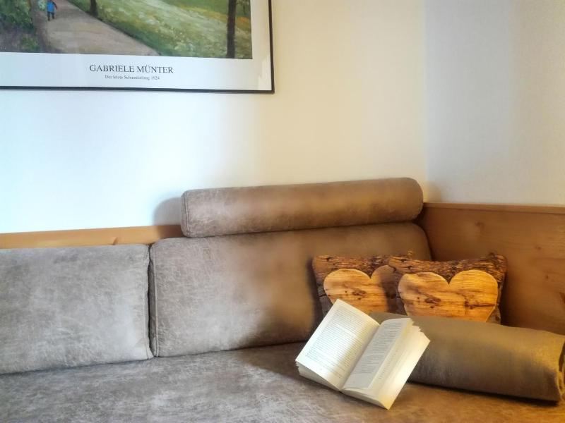 Small Double Room image 2